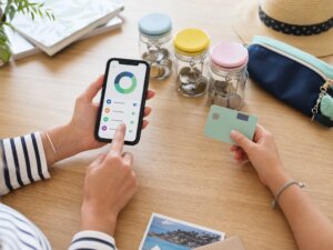 Carte bancaire enfant : critères pour bien la choisir